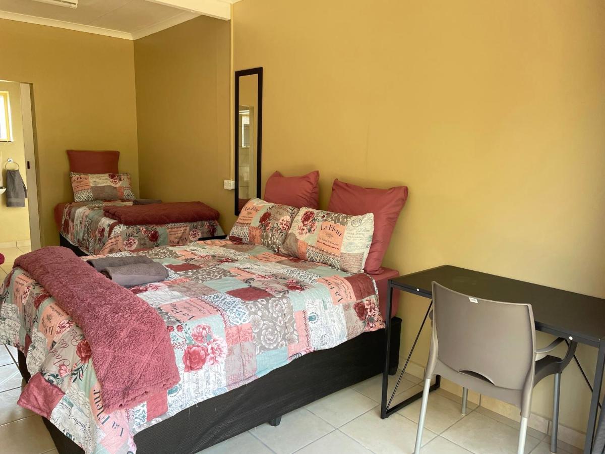 4 On Sirius Hotel Polokwane Luaran gambar