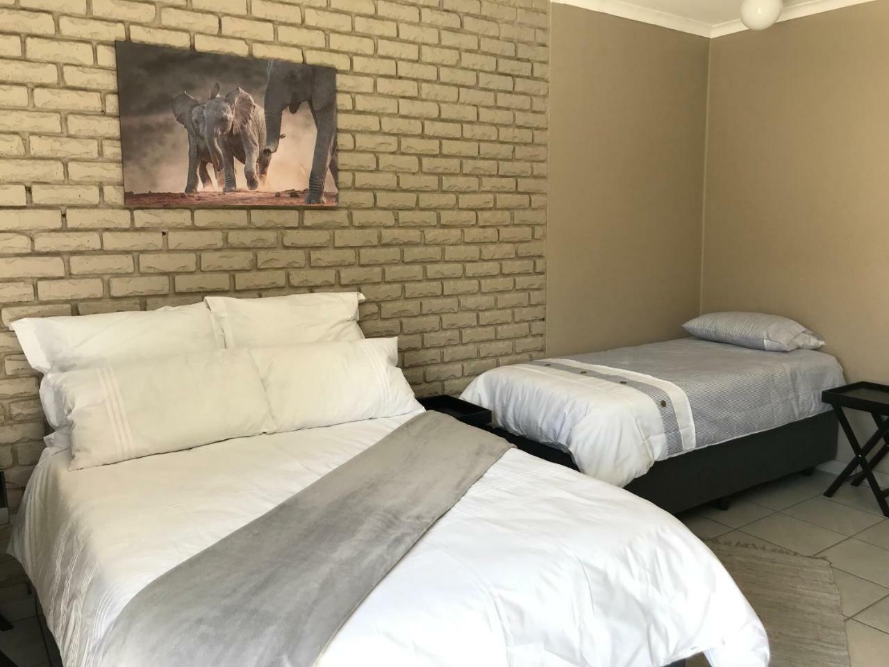 4 On Sirius Hotel Polokwane Luaran gambar
