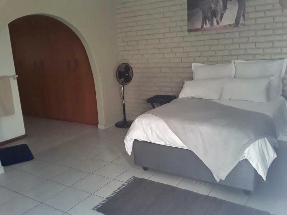4 On Sirius Hotel Polokwane Luaran gambar