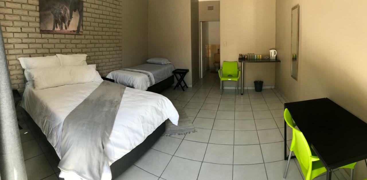 4 On Sirius Hotel Polokwane Luaran gambar